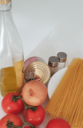 ingredienti spaghetti col tonno alla bolognese
