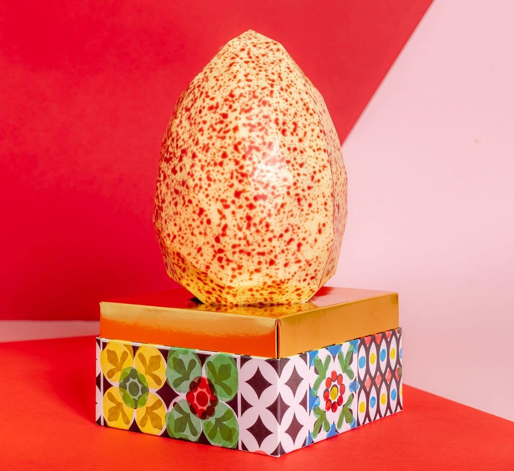 Uovo Cioccolato bianco e lampone cannavacciuolo