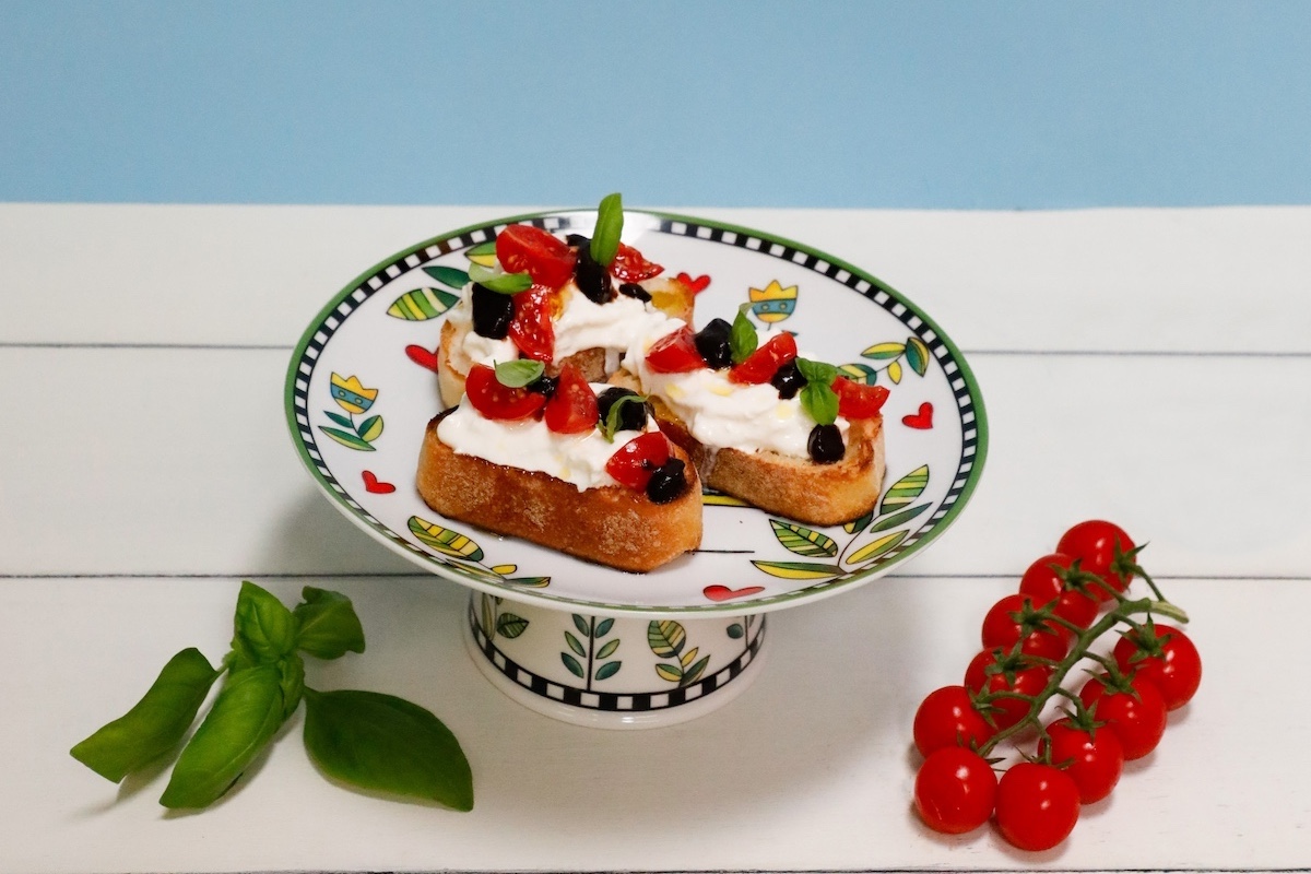 crostini-aglio-nero crostini-aglio-nero