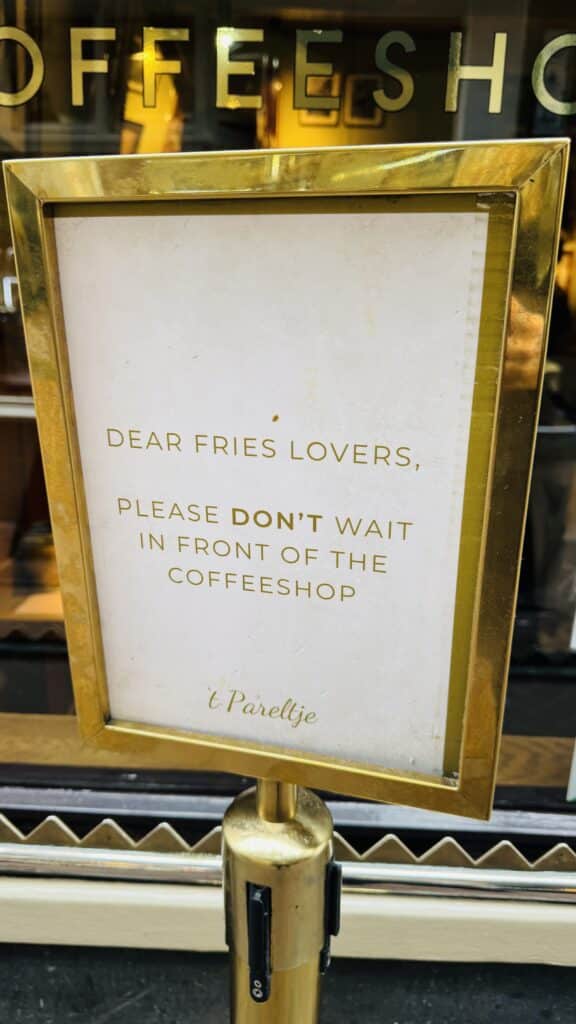 Divieto di coda per le patatine fritte ad Amsterdam
