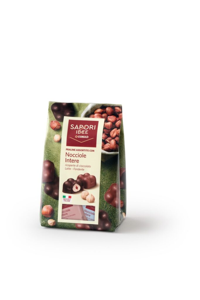 Praline assortite Sapori&Idee con nocciole intere ricoperte di cioccolato al latte e fondente
